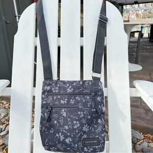 DAKINE Jo Jo Crossbody bag in grey with floral design